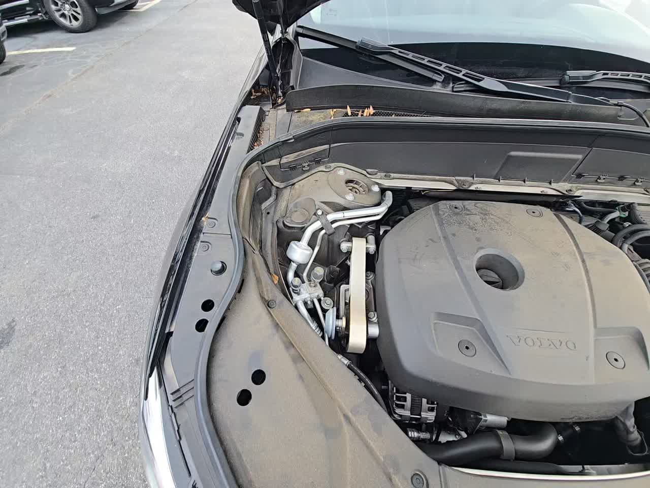 2022 Volvo XC90 T6 Momentum AWD