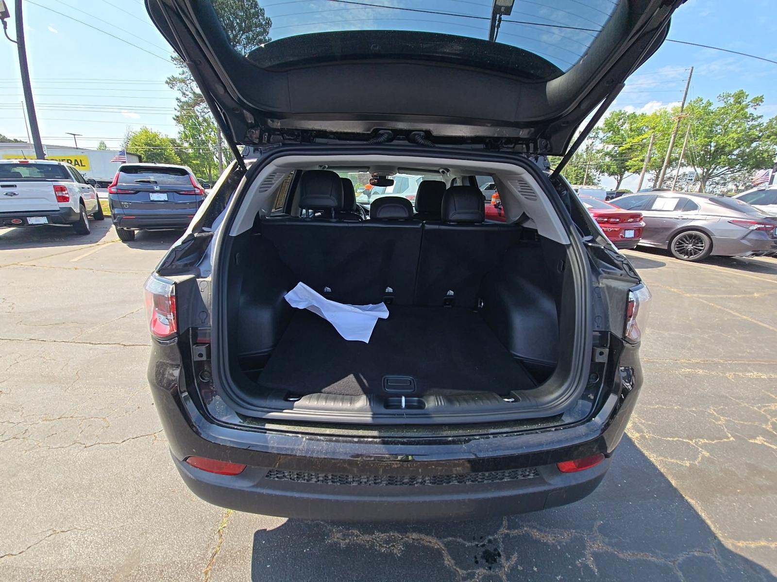 JEEP LATITUDE LUX - 10