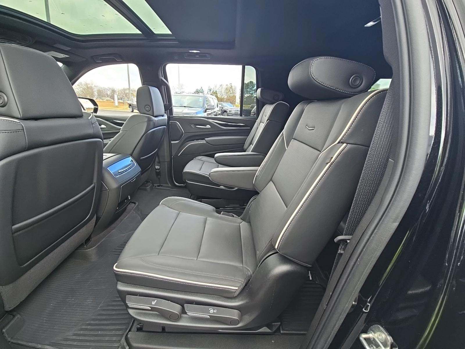 2023 Cadillac Escalade ESV Sport AWD