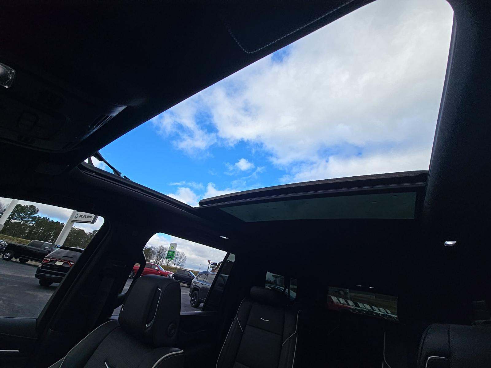 2023 Cadillac Escalade ESV Sport AWD