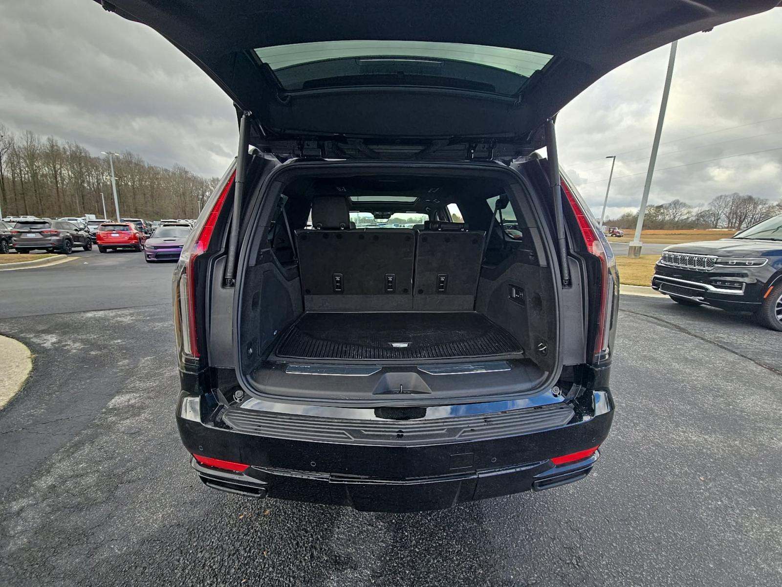 2023 Cadillac Escalade ESV Sport AWD