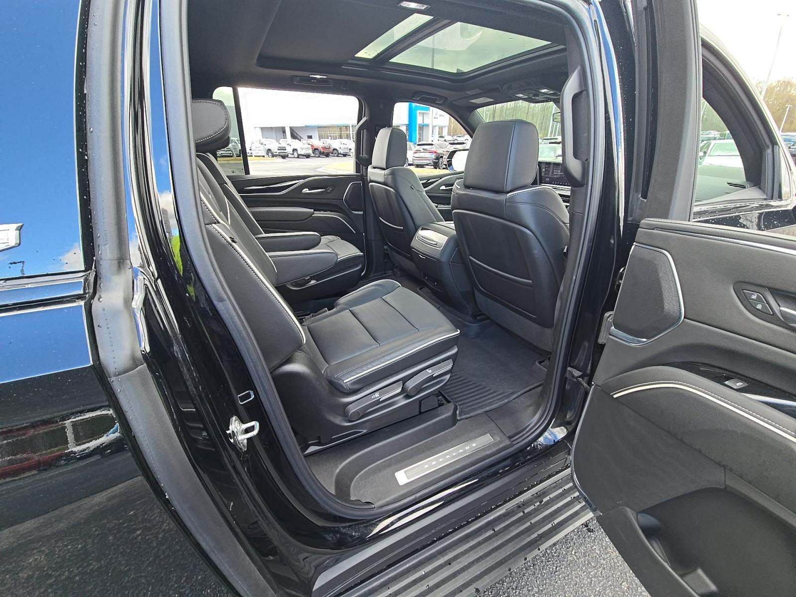 2023 Cadillac Escalade ESV Sport AWD