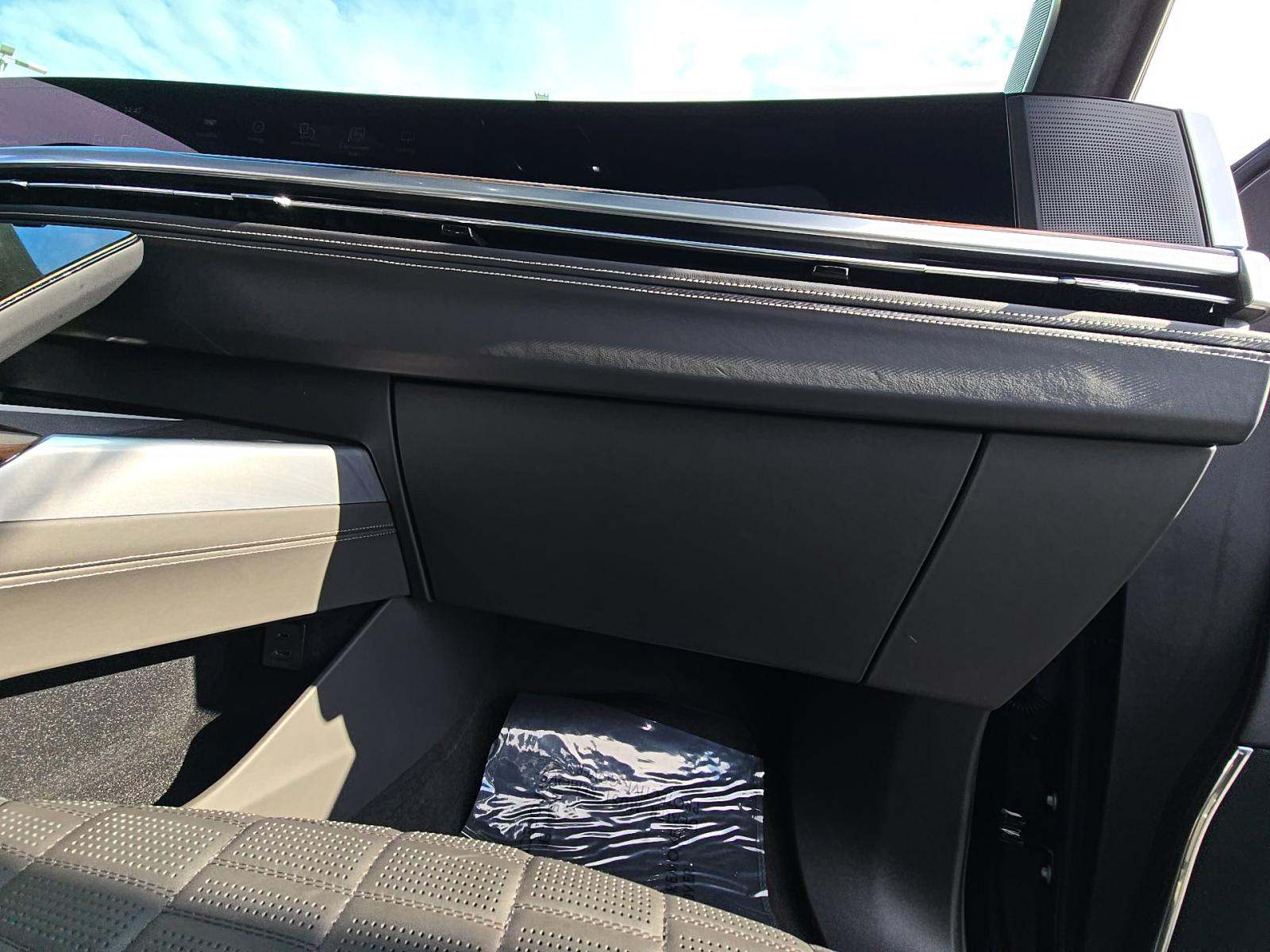 2025 Cadillac Escalade ESV Sport Platinum AWD