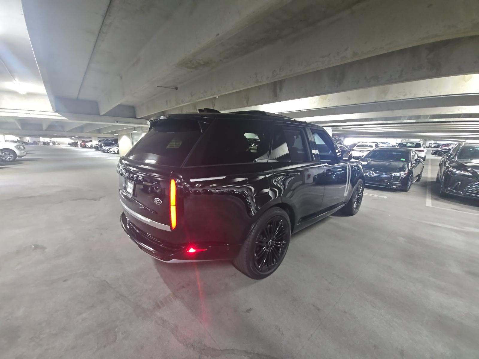2023 Land Rover Range Rover Autobiography AWD