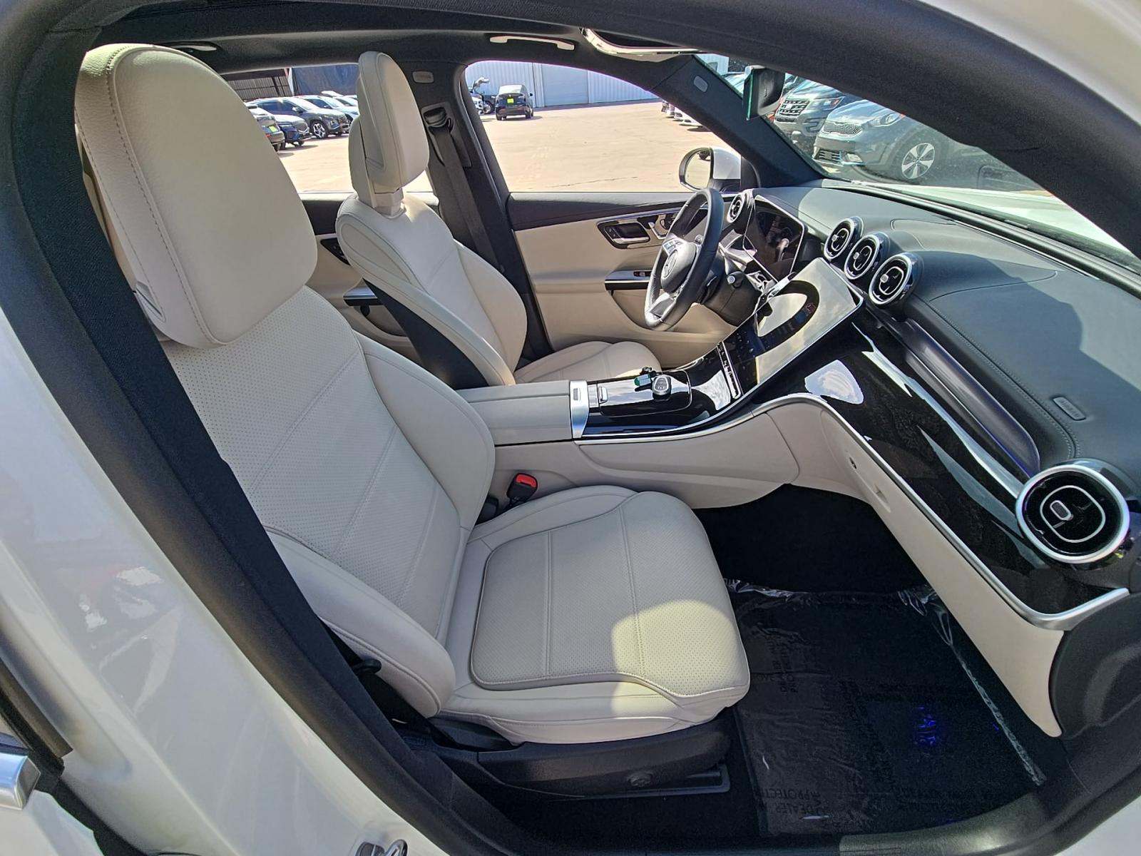 2025 Mercedes-Benz GLC GLC 300 RWD