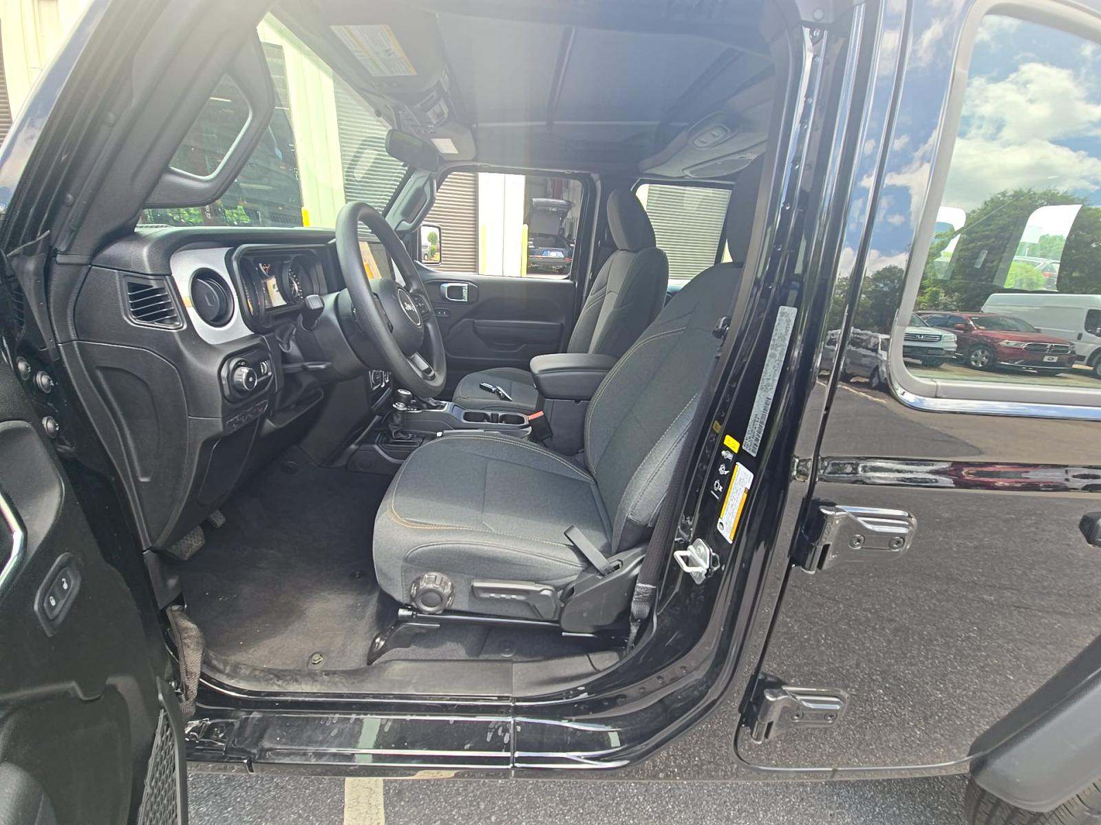 2025 Jeep Wrangler Sport AWD