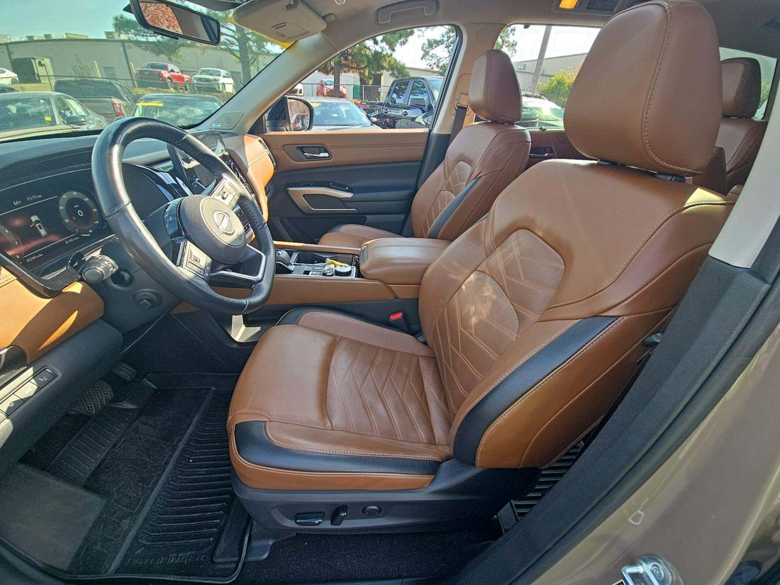 2023 Nissan Pathfinder Platinum AWD