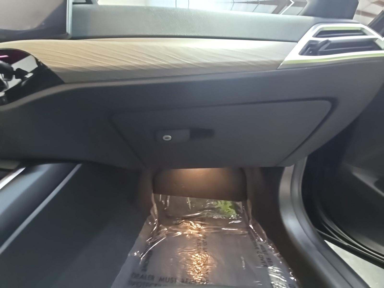 2025 BMW 3 Series 330i xDrive AWD