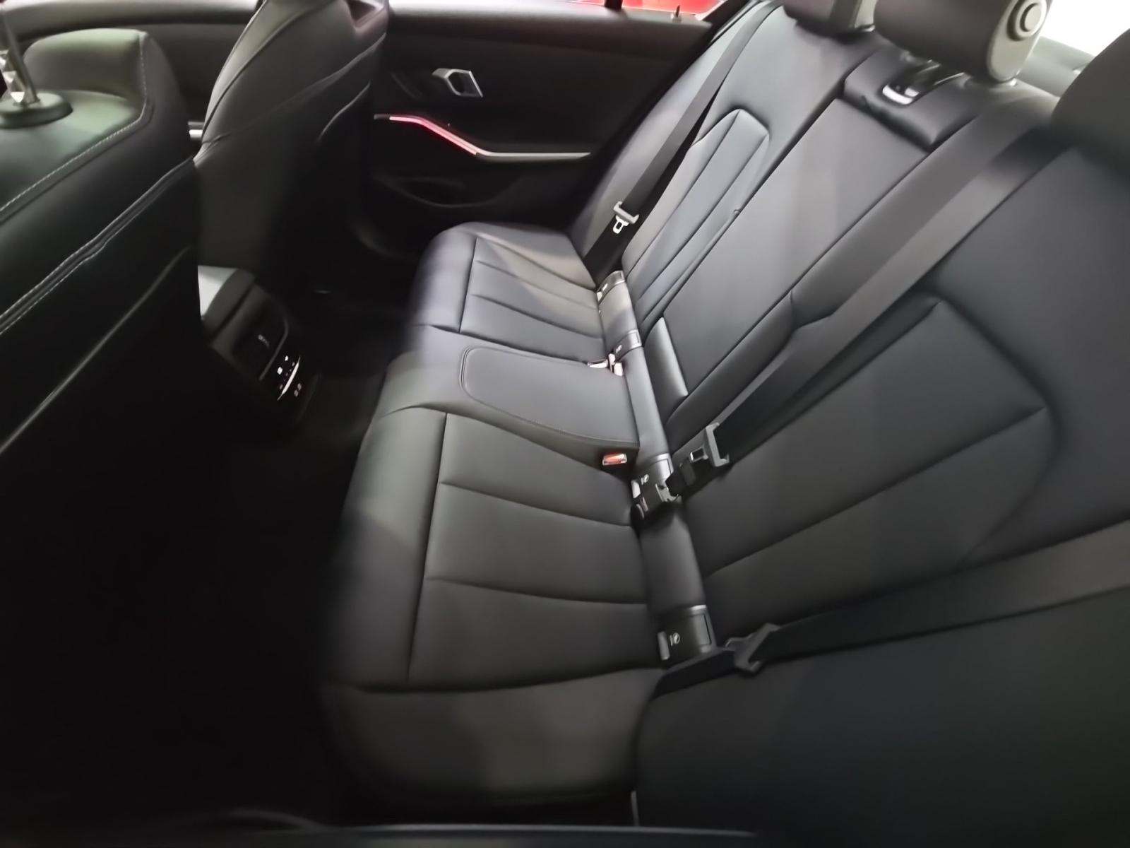 2025 BMW 3 Series 330i xDrive AWD