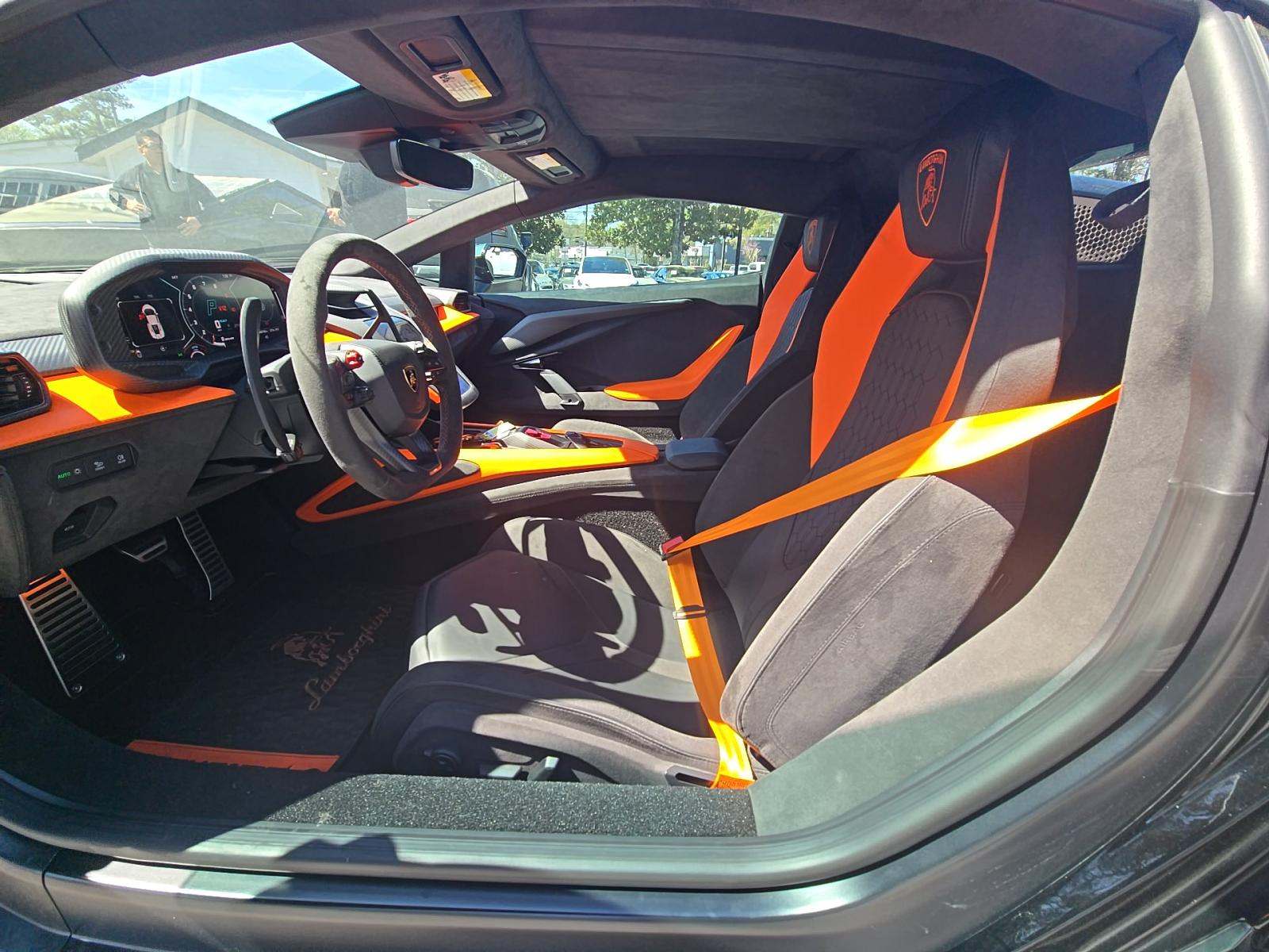 2024 Lamborghini Revuelto Base AWD