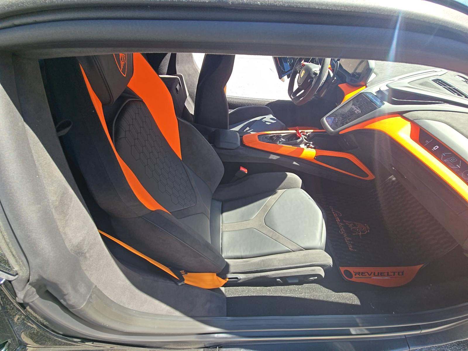 2024 Lamborghini Revuelto Base AWD