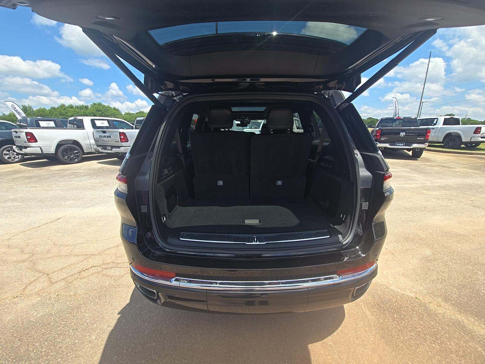2025 Jeep Grand Cherokee L Overland AWD