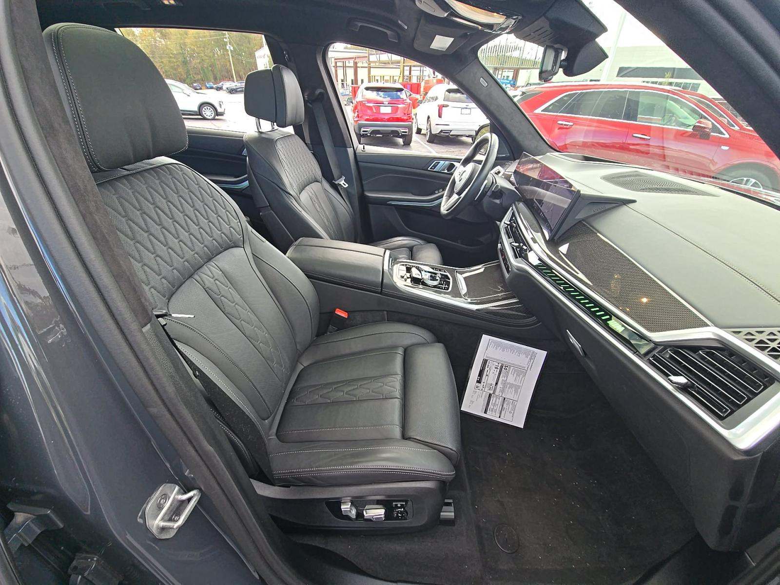 2024 BMW X7 M60i AWD