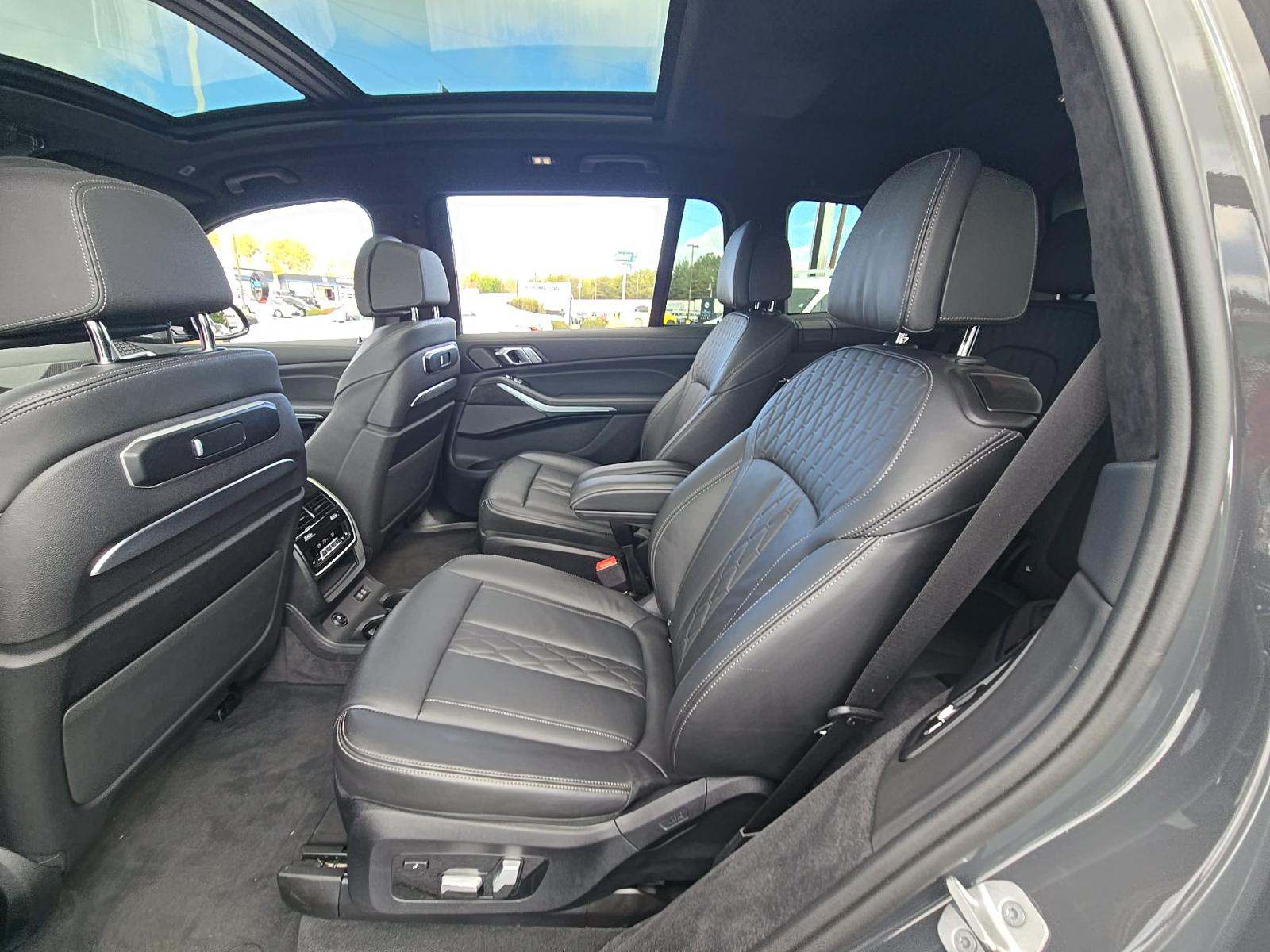 2024 BMW X7 M60i AWD