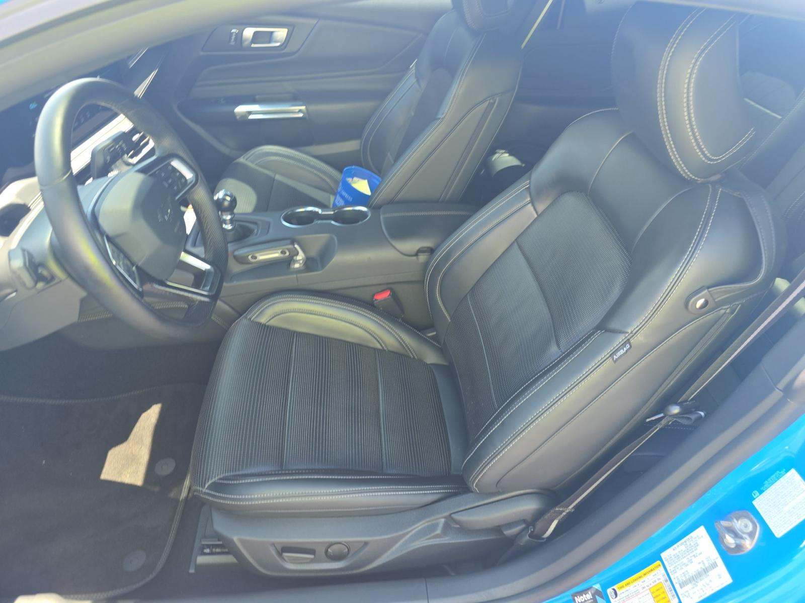 FORD MUSTANG - 2
