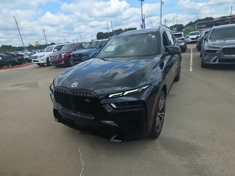 2023 BMW X7 M60i AWD