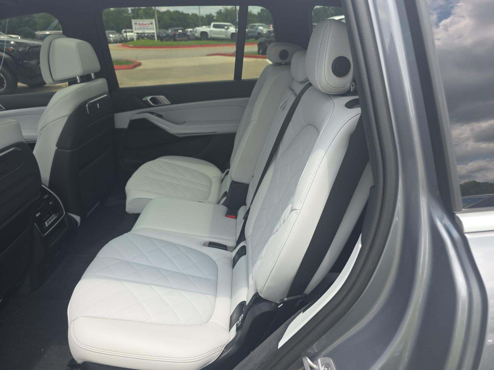 2024 BMW X7 xDrive40i AWD