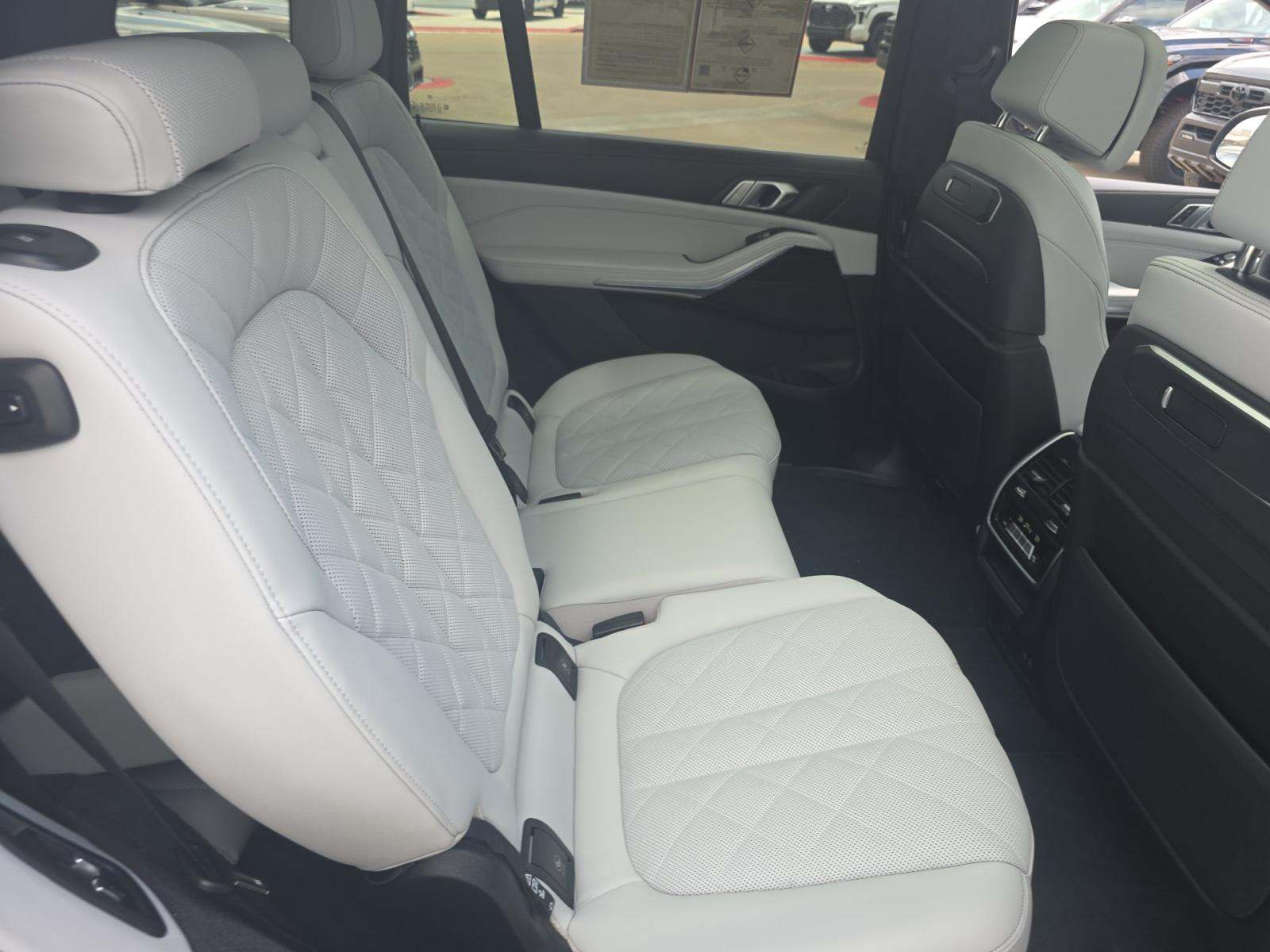 2024 BMW X7 xDrive40i AWD