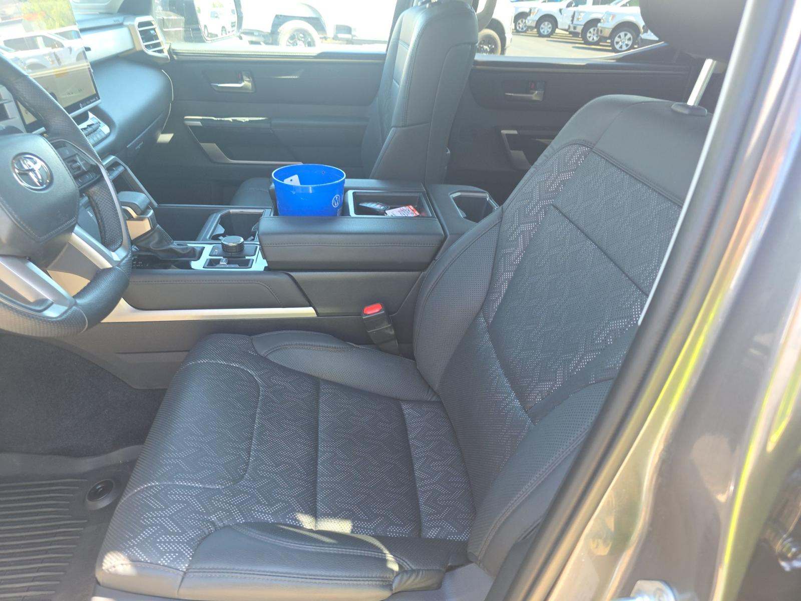 TOYOTA TUNDRA - 2