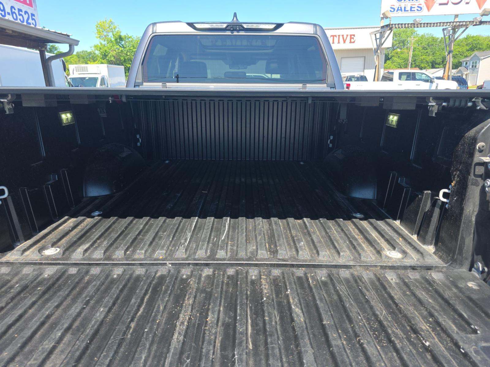 TOYOTA TUNDRA - 10