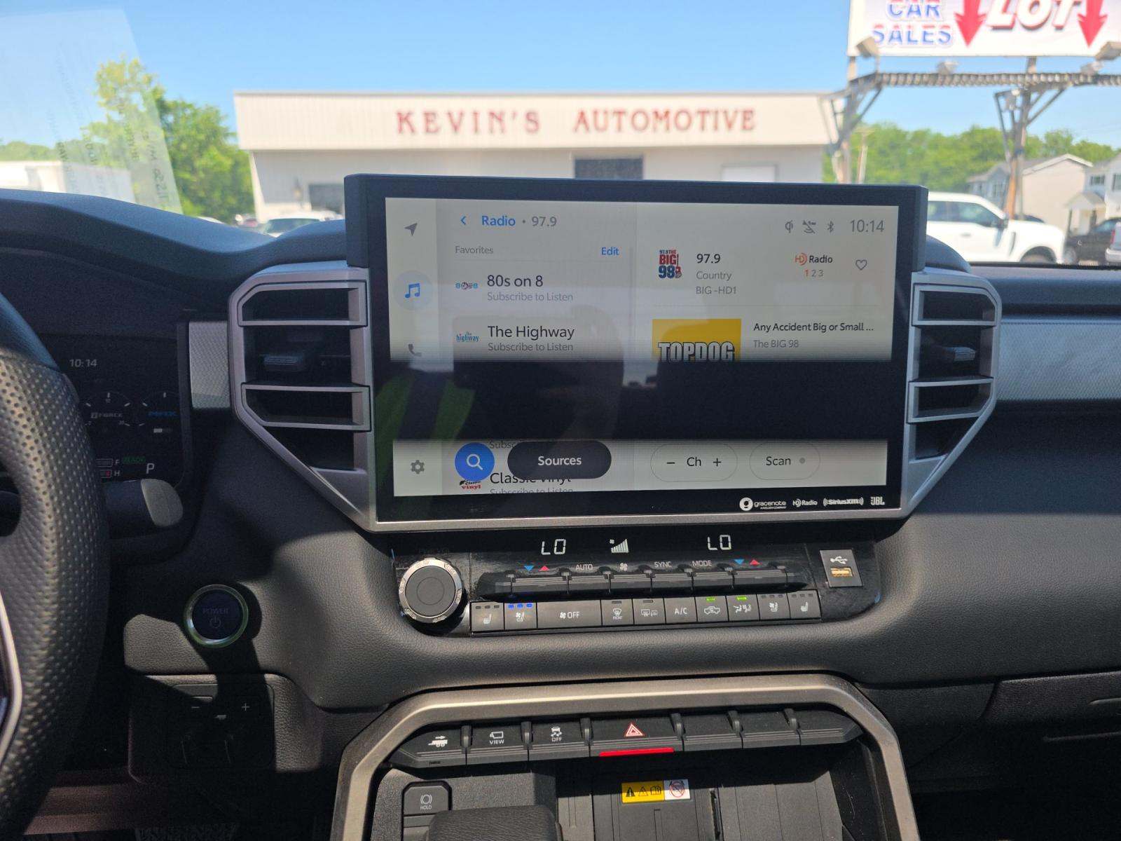 TOYOTA TUNDRA - 6