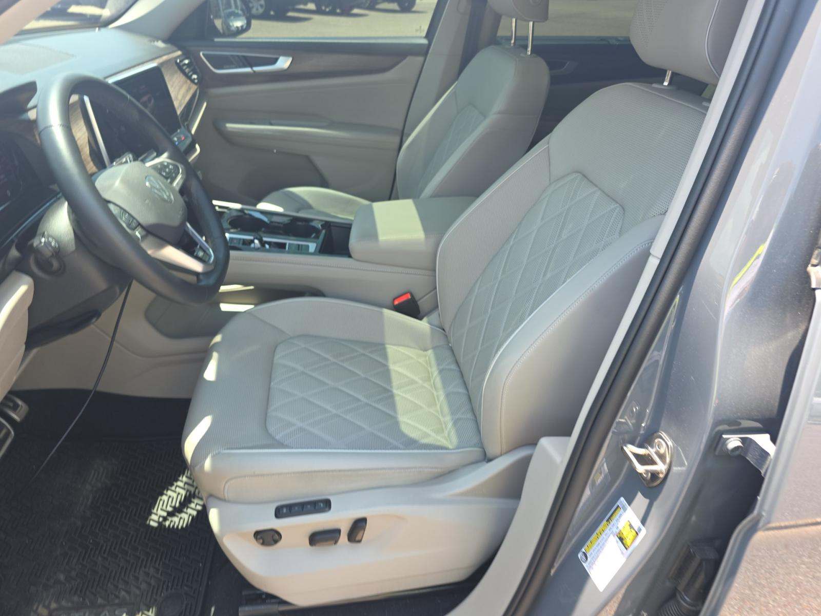 2025 Volkswagen Atlas 2.0T SEL Premium R-Line AWD