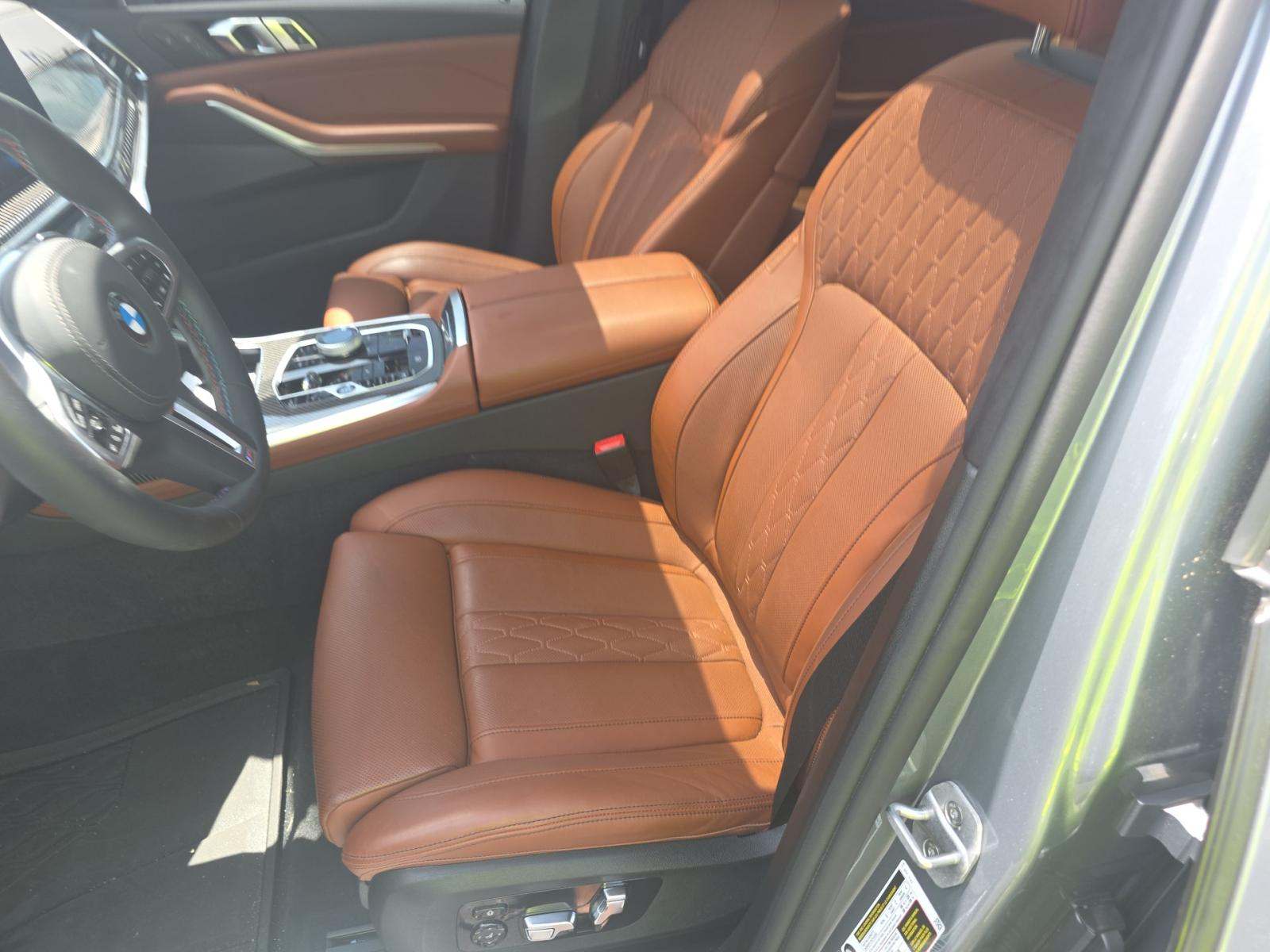 2025 BMW X7 M60i AWD