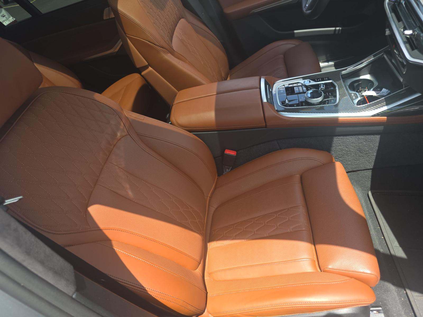 2025 BMW X7 M60i AWD