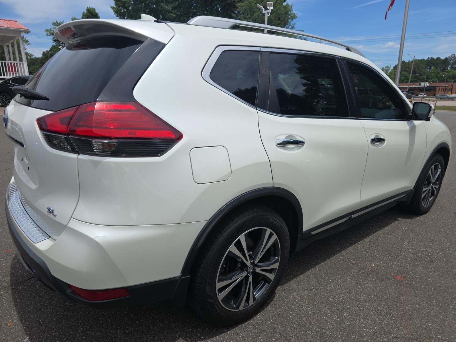2017 Nissan Rogue SL FWD