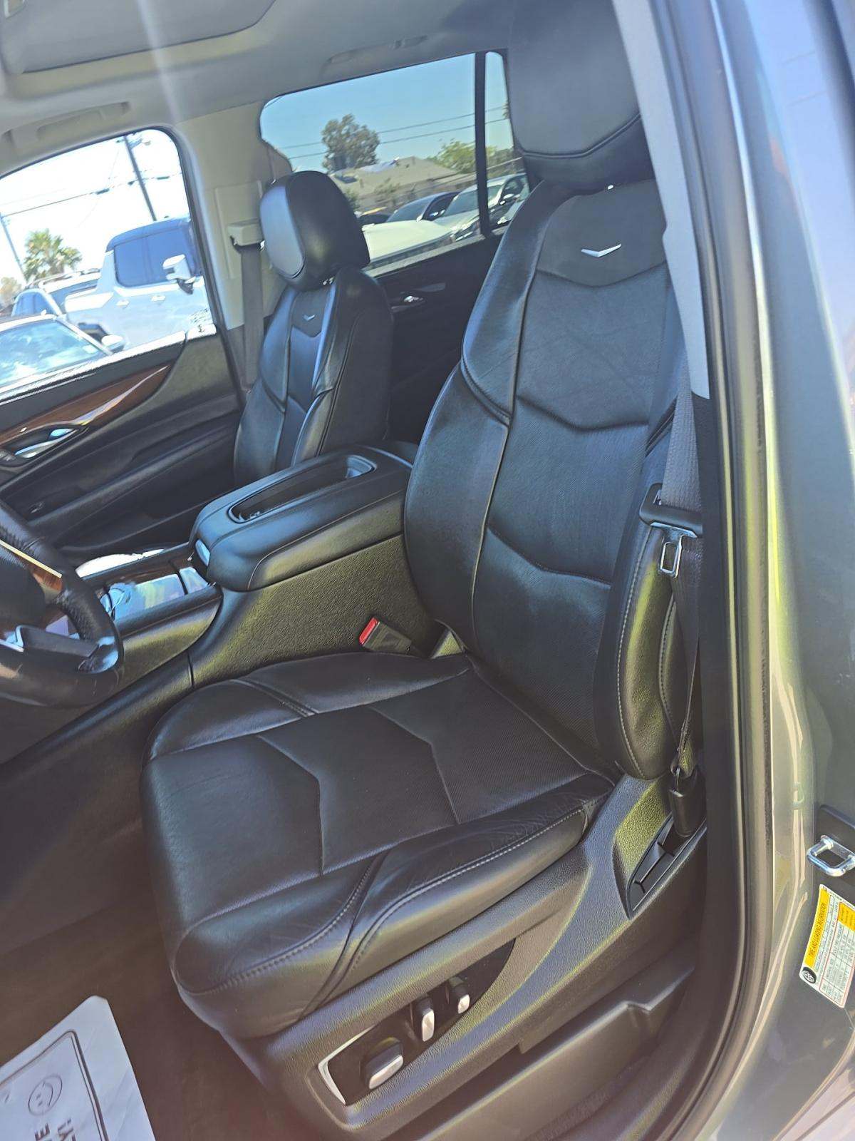 2018 Cadillac Escalade Luxury AWD