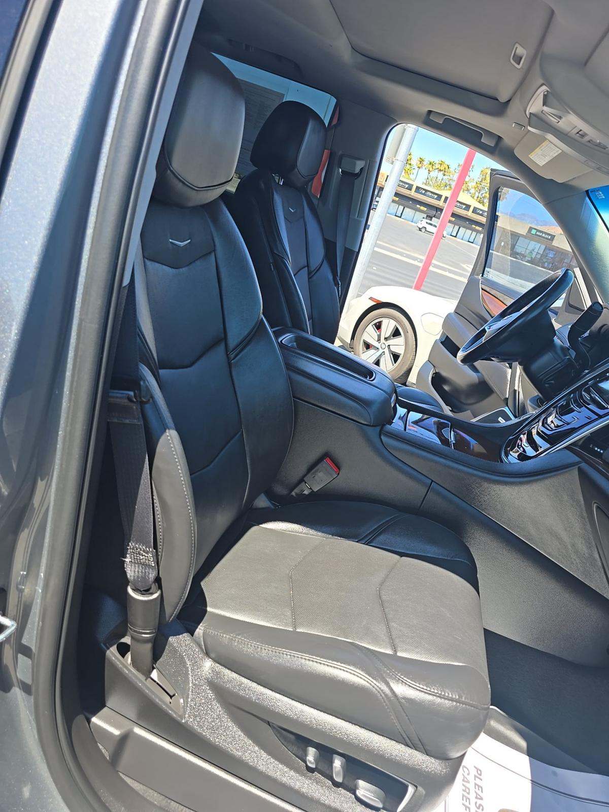 2018 Cadillac Escalade Luxury AWD