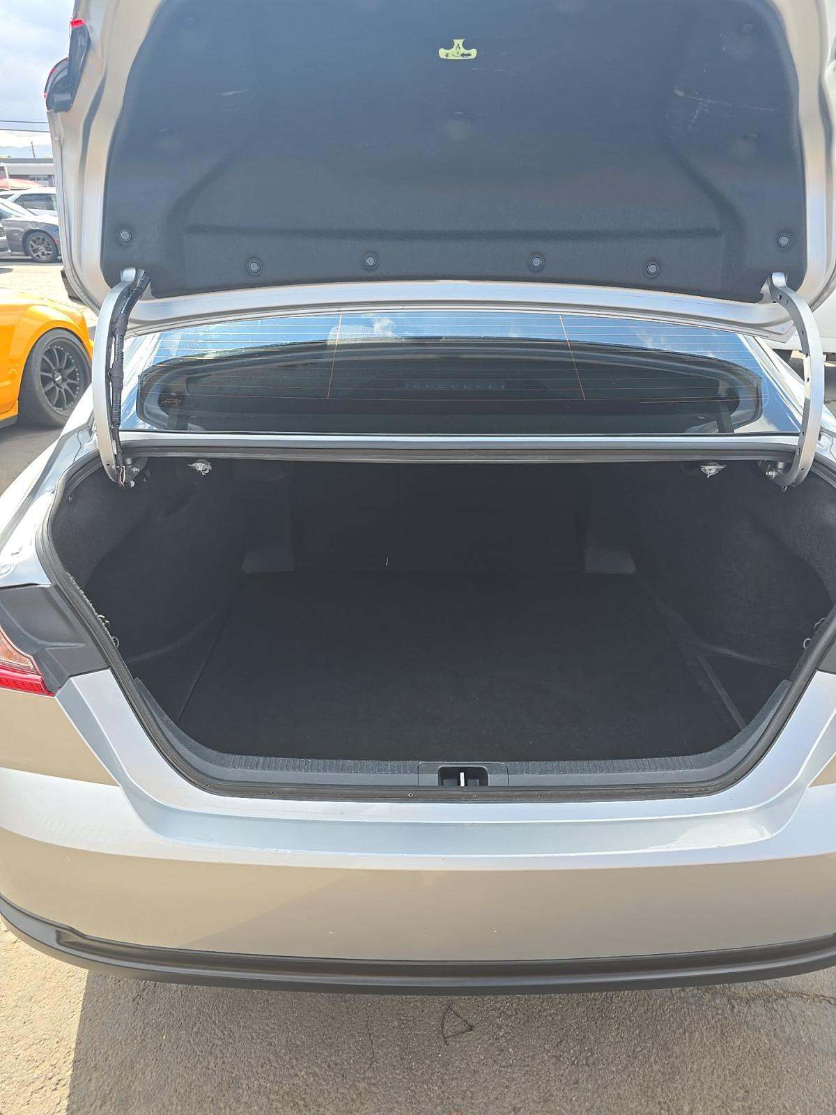 2025 Toyota Camry LE FWD