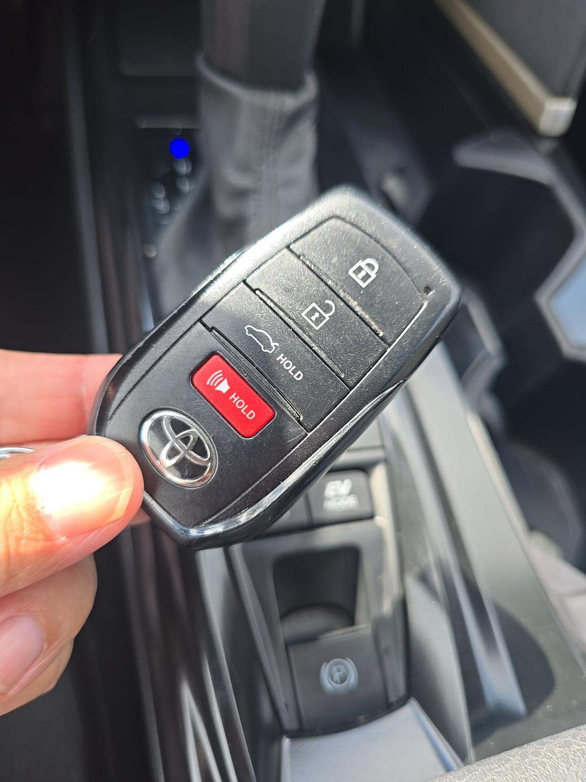 2025 Toyota Camry LE FWD