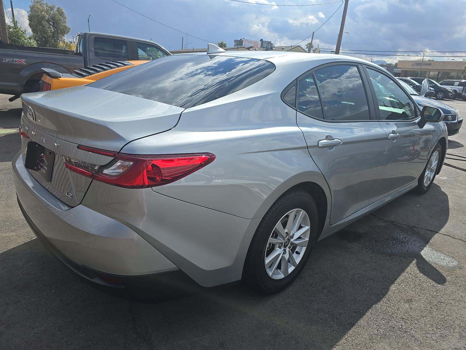 2025 Toyota Camry LE FWD