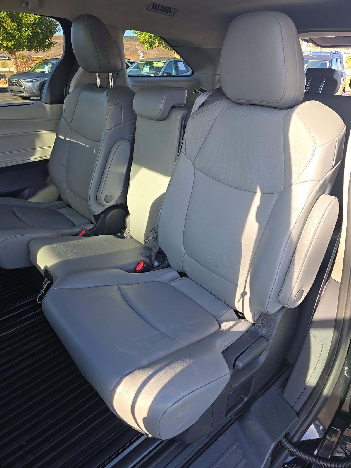 2023 Toyota Sienna XLE FWD