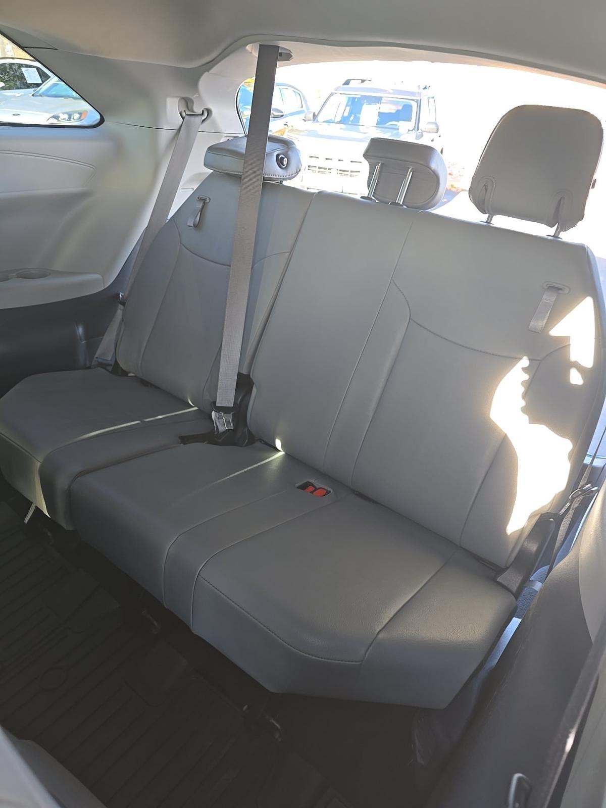 2023 Toyota Sienna XLE FWD