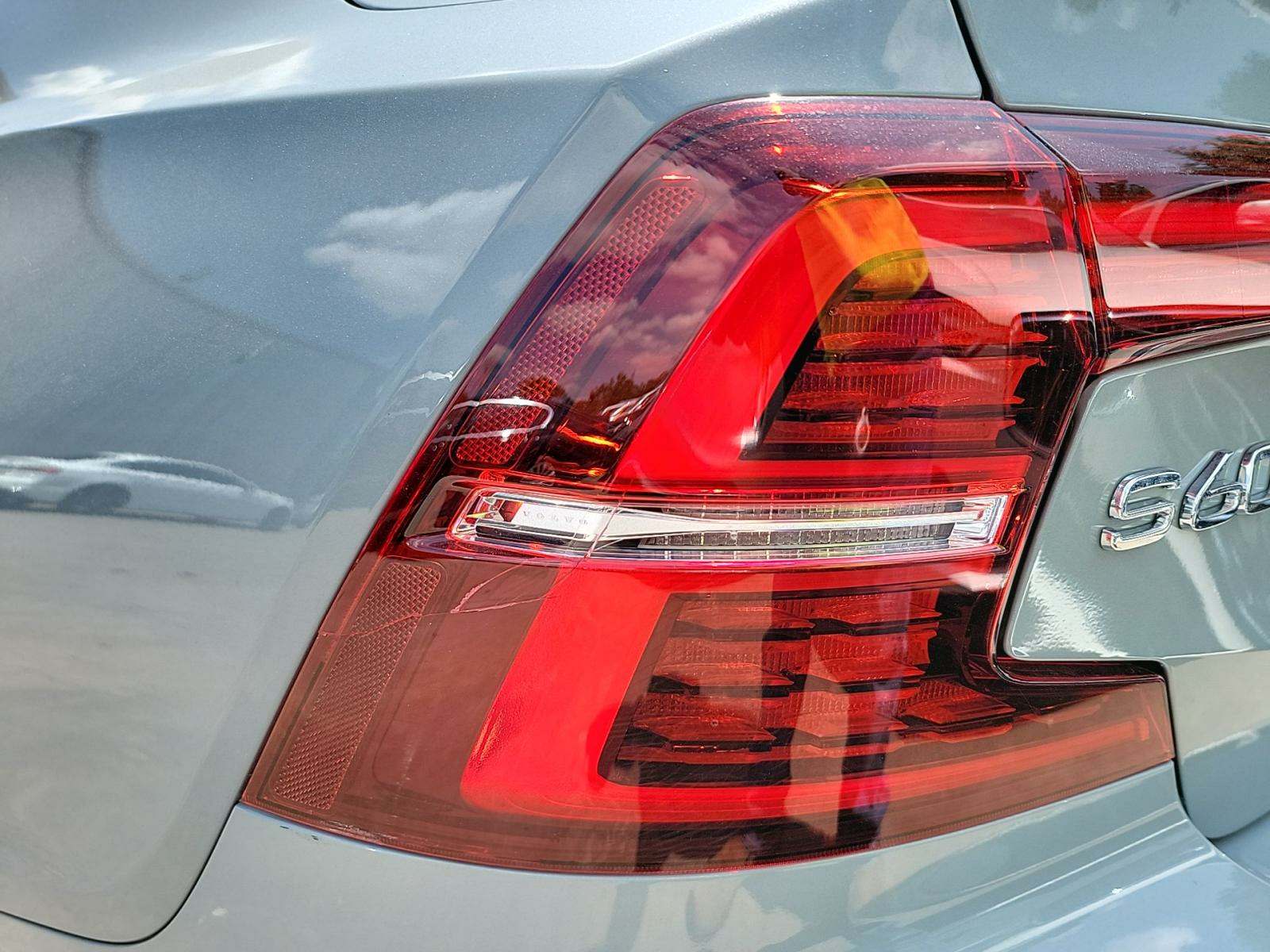 2025 Volvo S60 B5 Core FWD