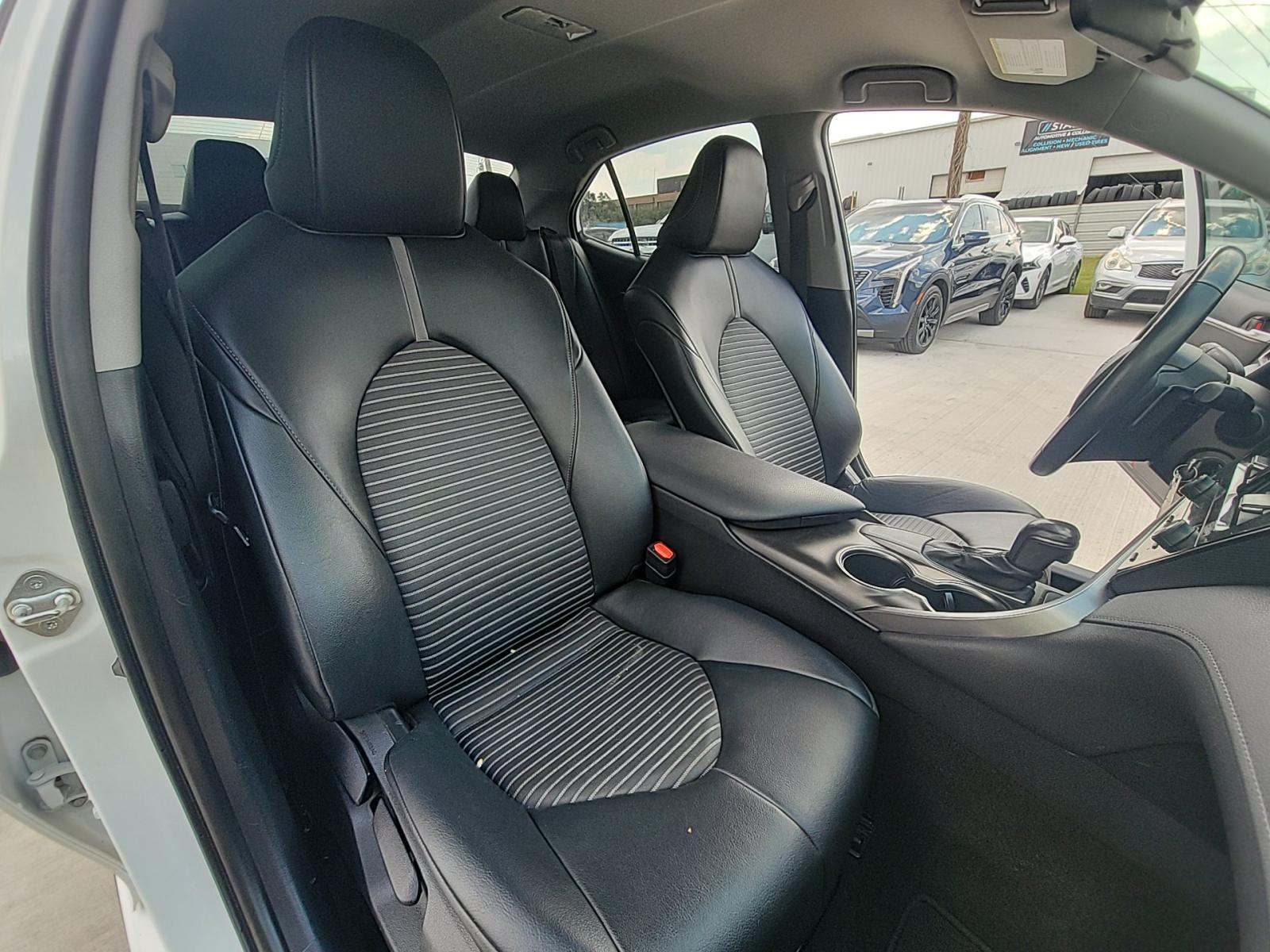 2021 Toyota Camry SE FWD