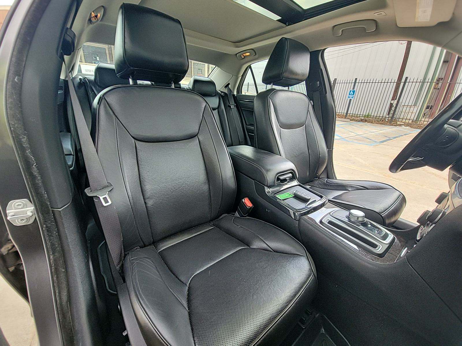 2021 Chrysler 300 Touring L AWD