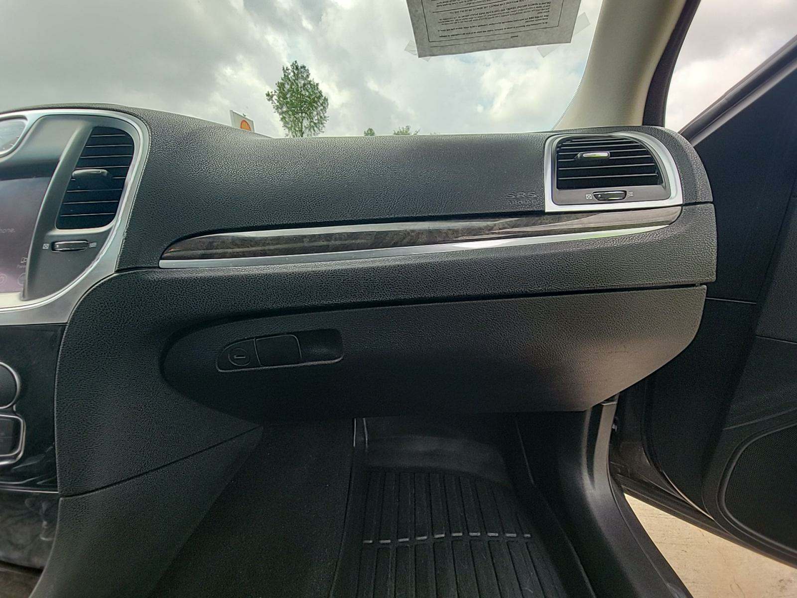 2021 Chrysler 300 Touring L AWD