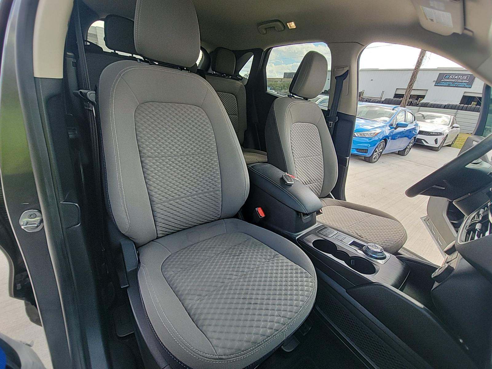 2020 Ford Escape SE FWD