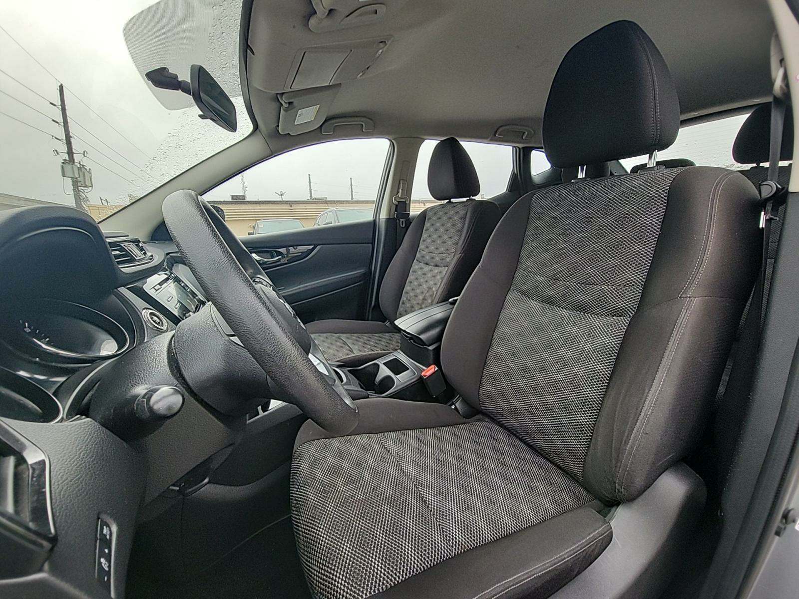 2018 Nissan Rogue Sport SV FWD