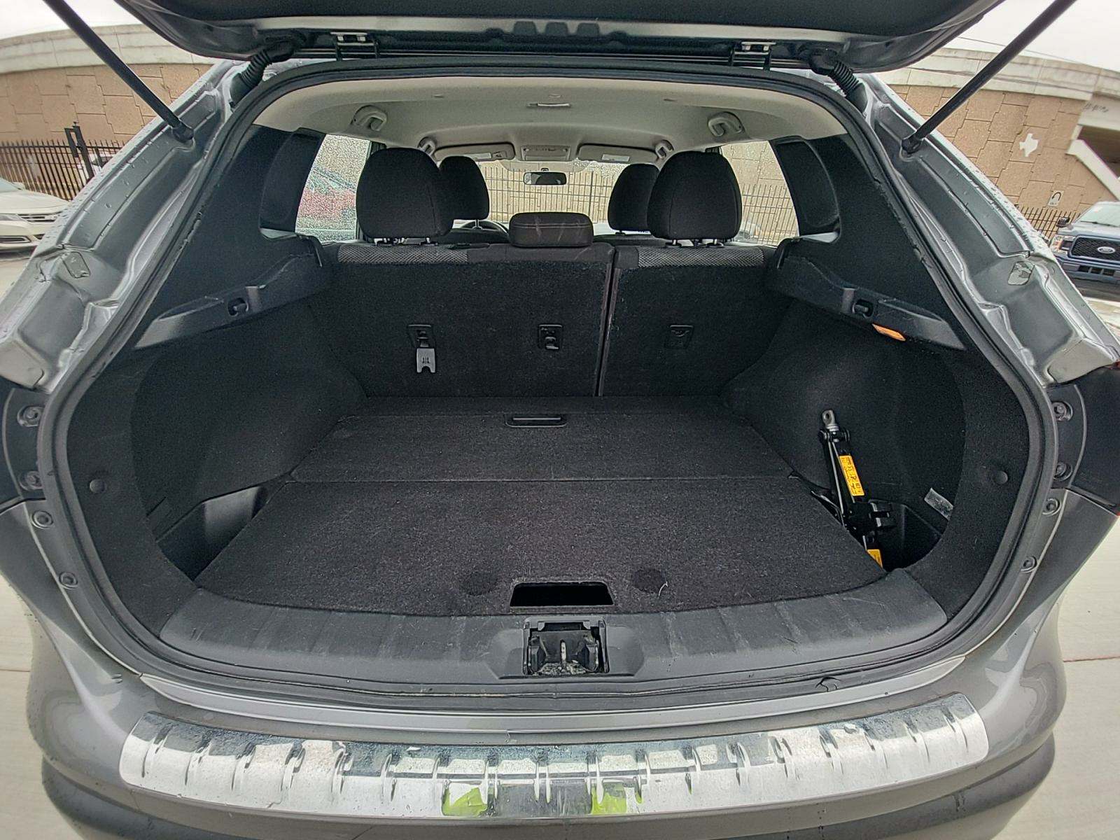 2018 Nissan Rogue Sport SV FWD