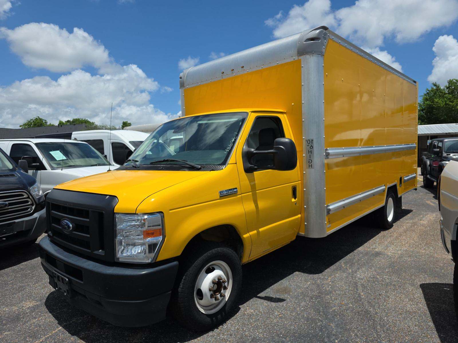 FORD E-350 - 1