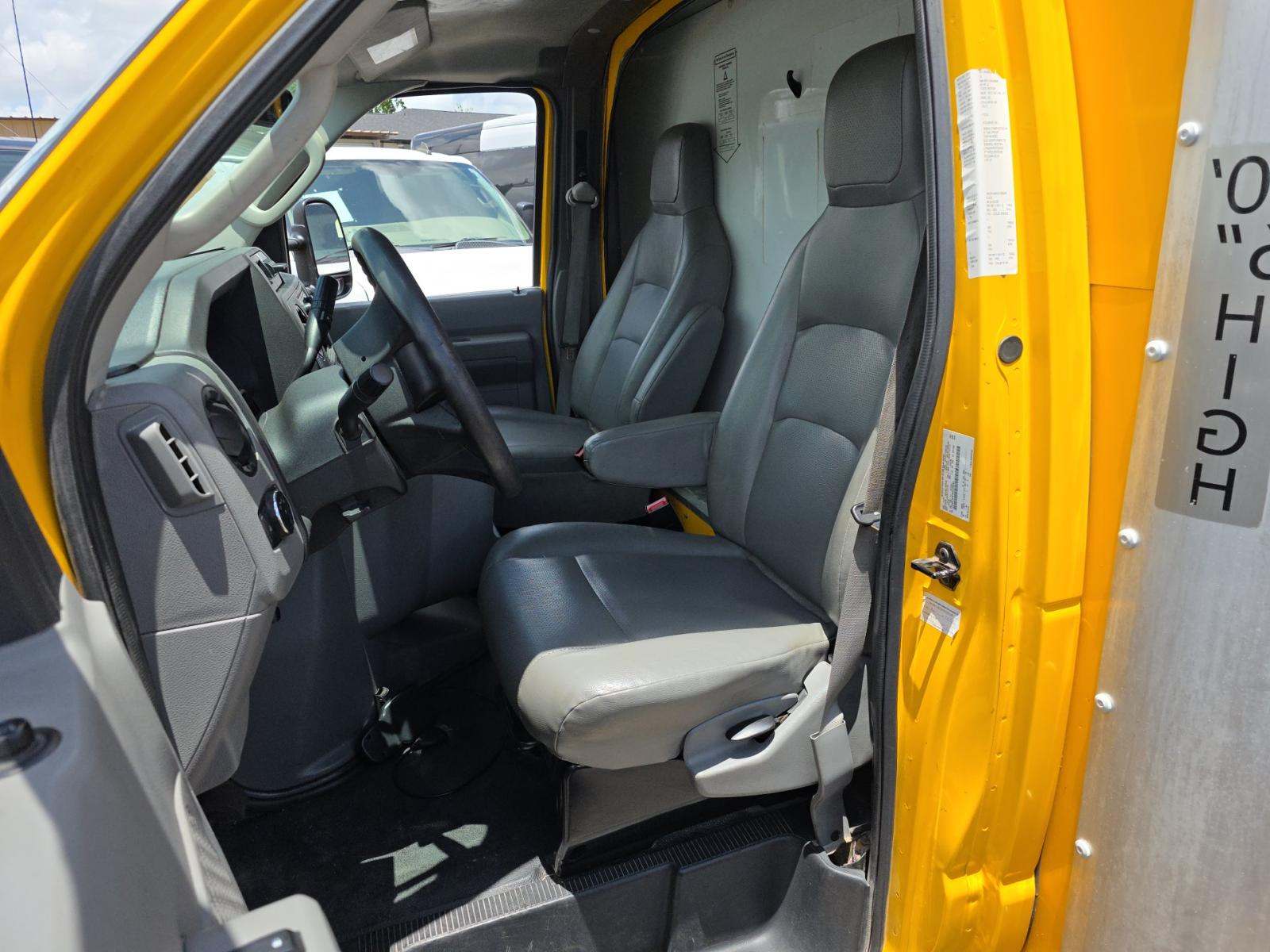 FORD E-350 - 6