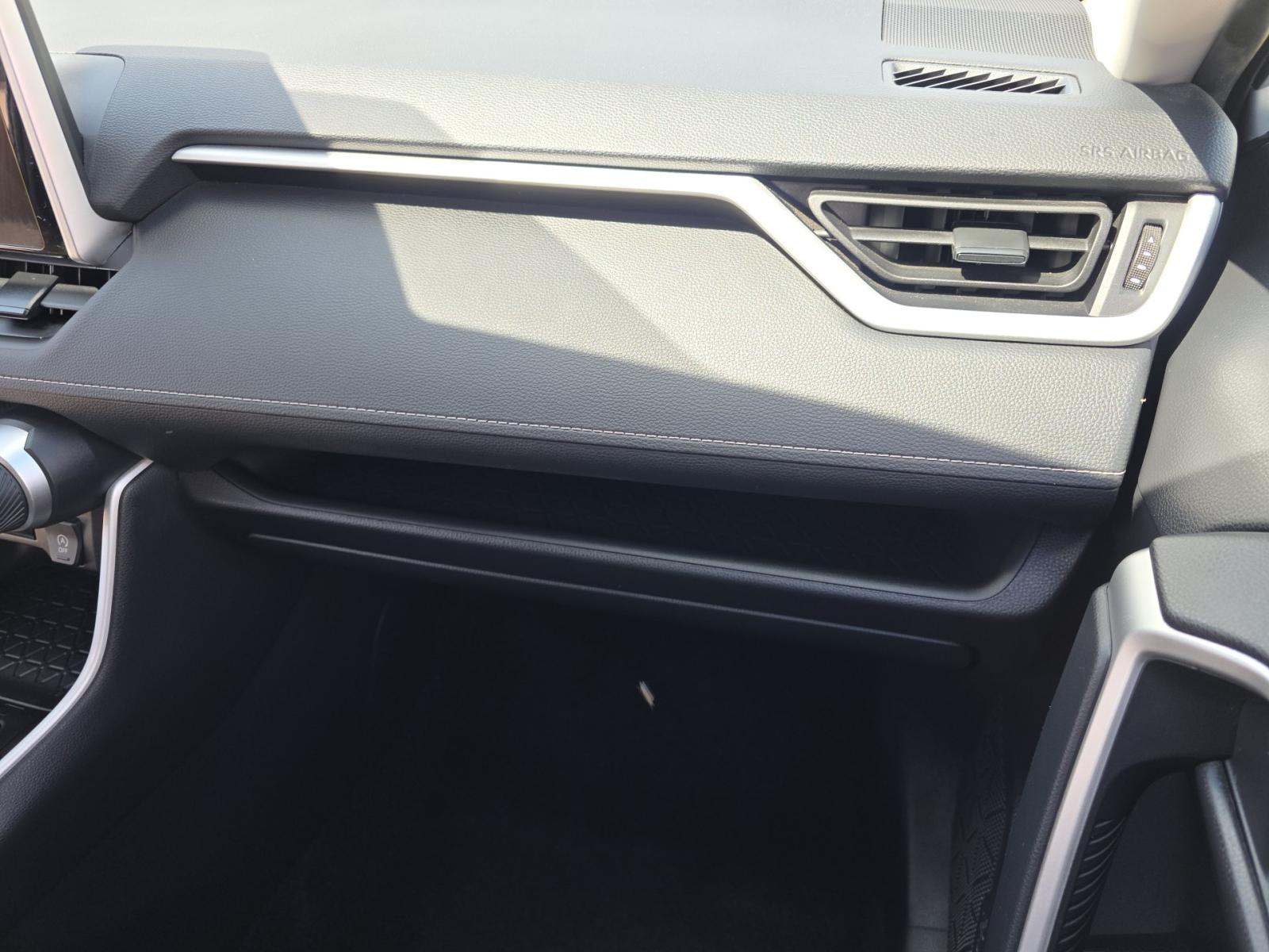 2025 Toyota RAV4 XLE FWD