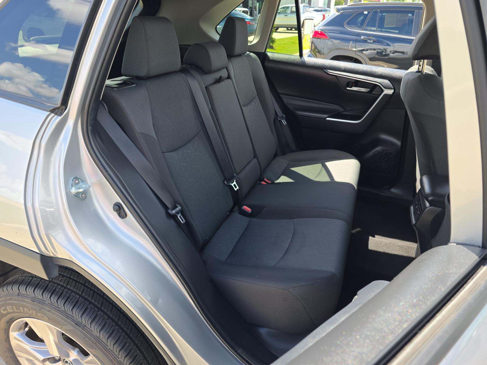 2025 Toyota RAV4 XLE FWD