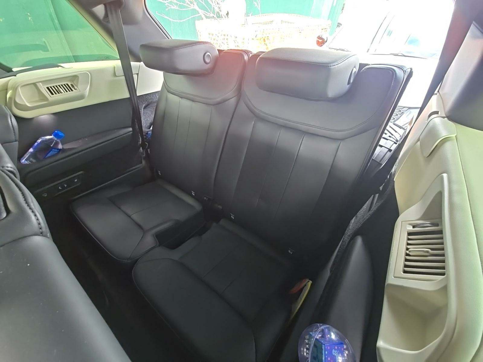 2023 Land Rover Range Rover SE LWB AWD