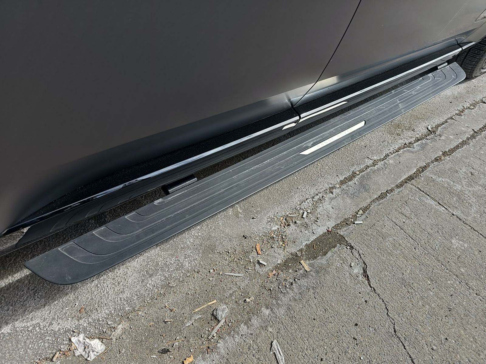 2023 Land Rover Range Rover SE LWB AWD