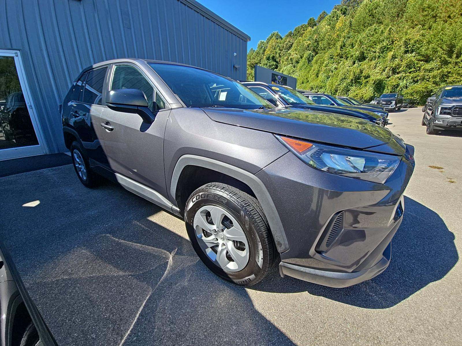 2022 Toyota RAV4 LE FWD